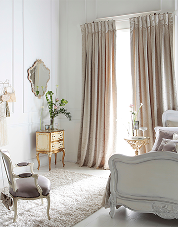 Own The Exquisite Variants Of Window Coverings From Curtains Dubai!